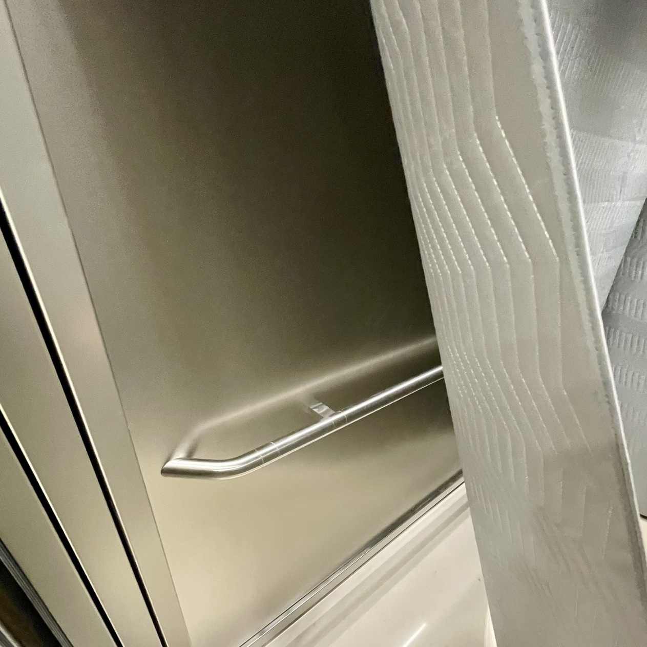 Защита лифта панелями  Коверлифт 