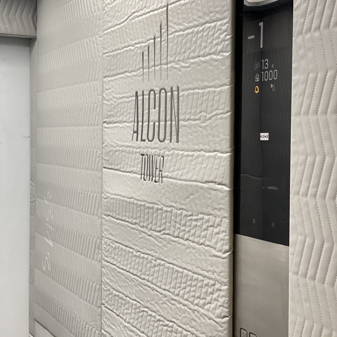 Защита лифта панелями