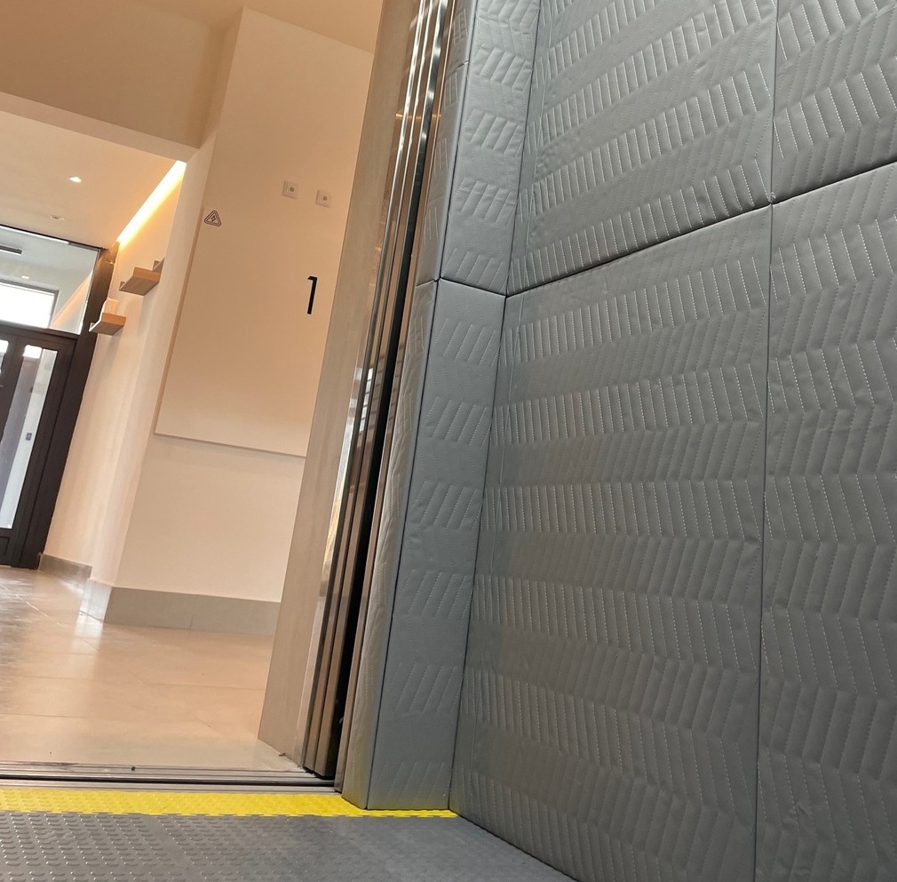 Защита лифта панелями