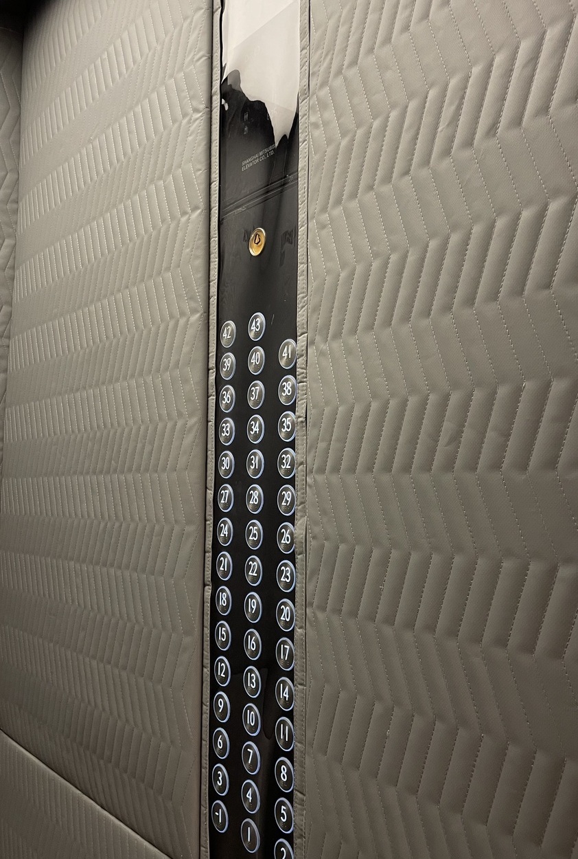 Защита лифта панелями