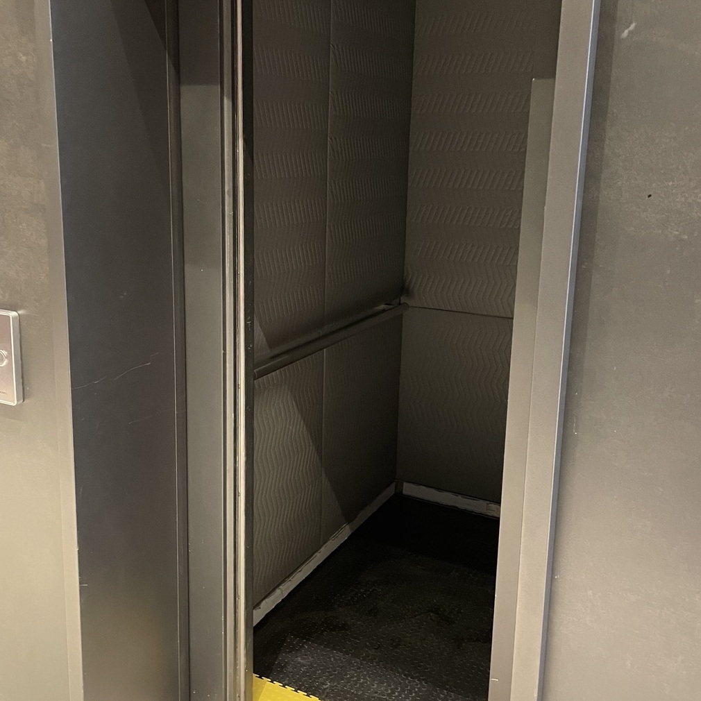 Защита лифта панелями