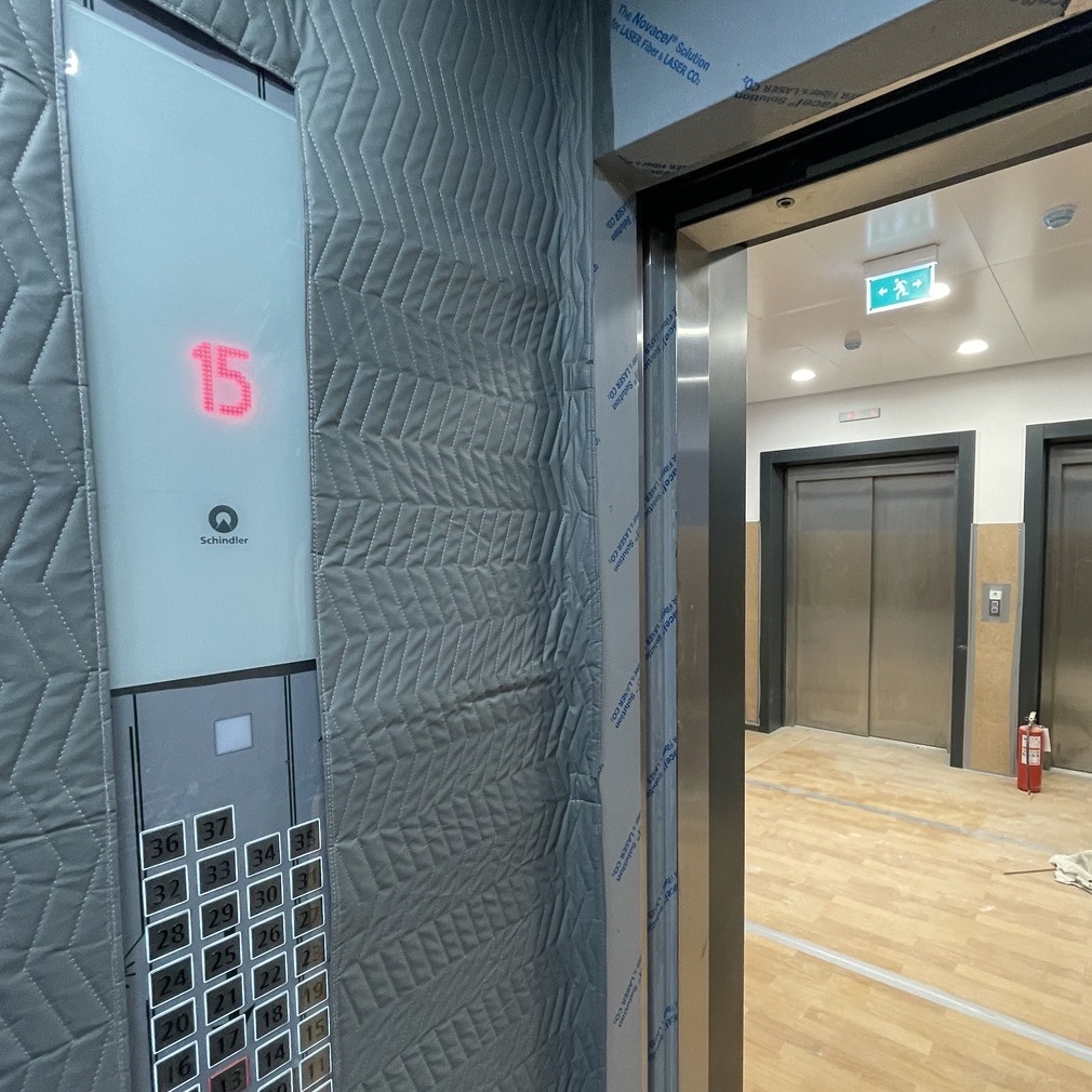 Защита лифта панелями  Коверлифт 