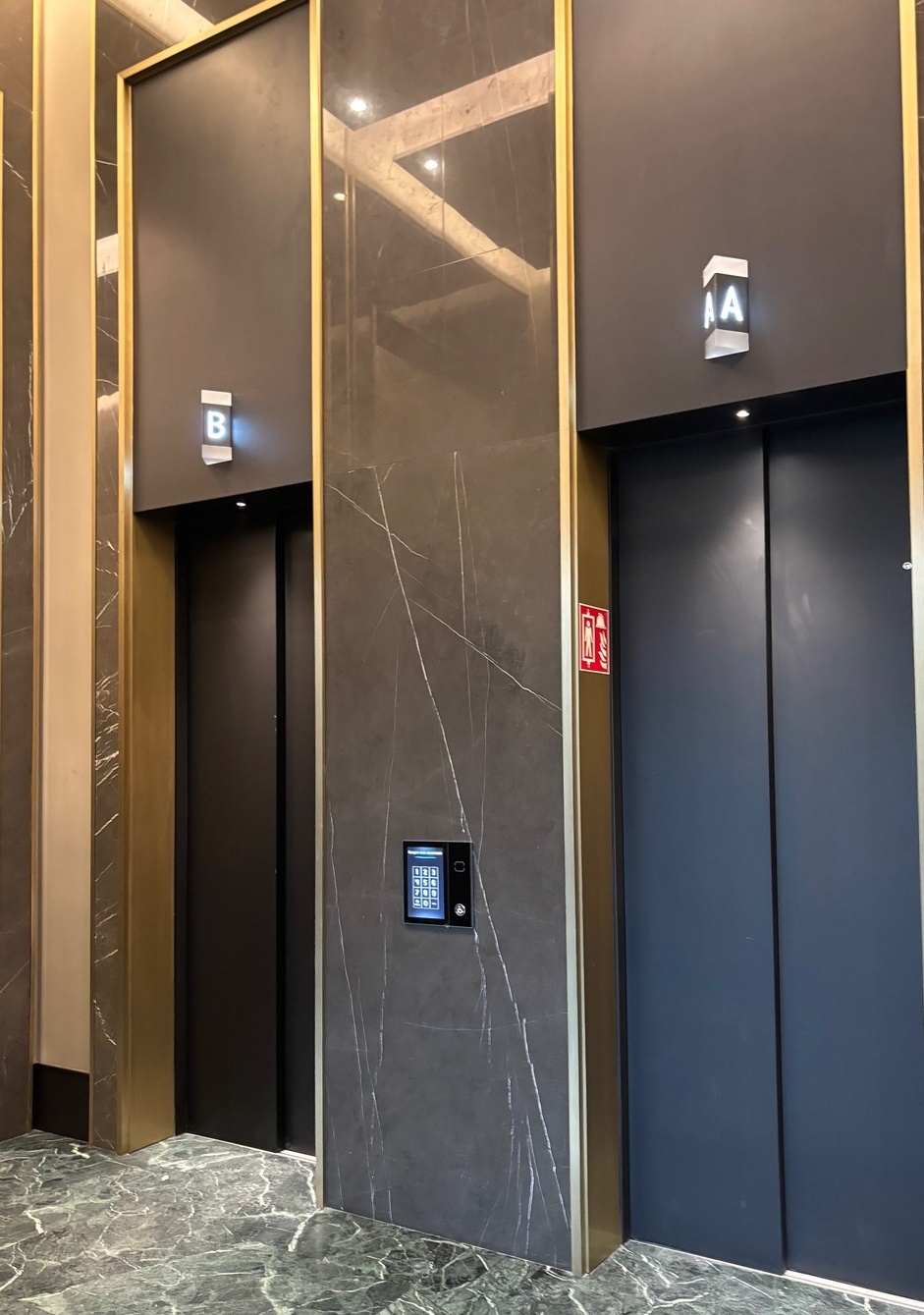 Защита лифта панелями