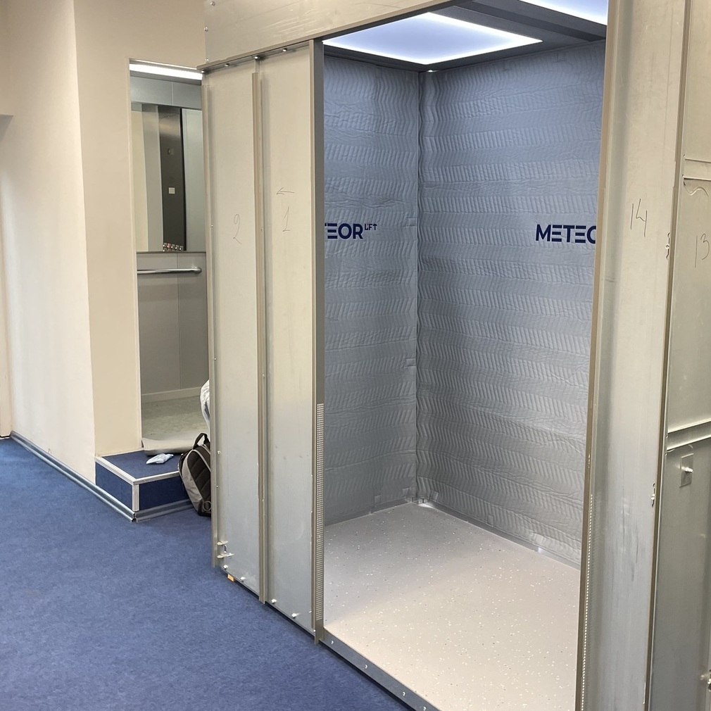 Защита лифта панелями  Коверлифт 