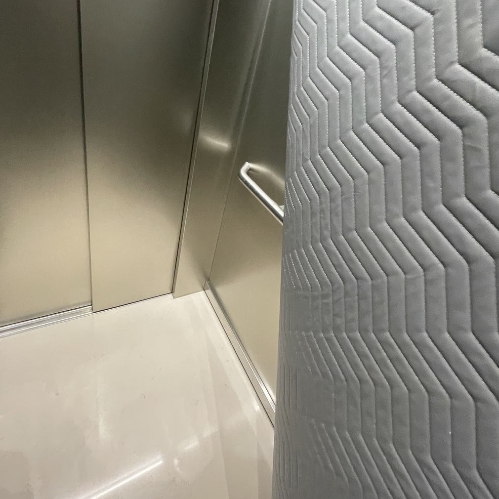 Защита лифта панелями  Коверлифт 